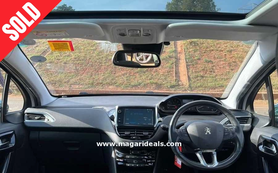 PEUGEOT 208 with MOONROOF for Sale | Best Buy