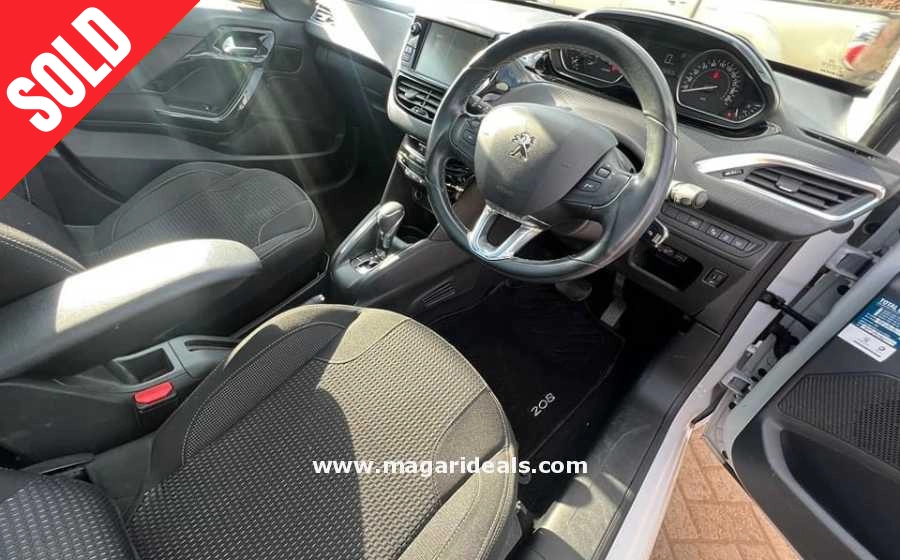 PEUGEOT 208 with MOONROOF for Sale | Best Buy