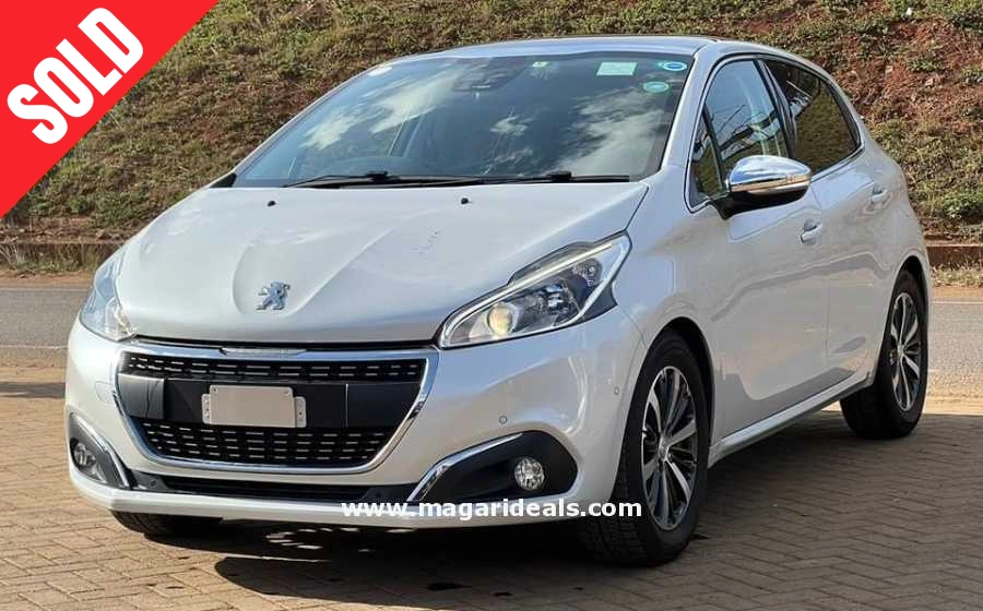 PEUGEOT 208 with MOONROOF for Sale | Best Buy